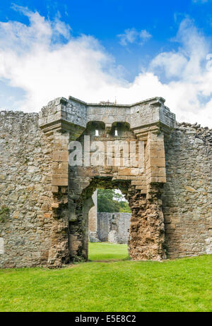 SPYNIE PALACE vicino al Elgin MORAY un gateway e la parete Foto Stock