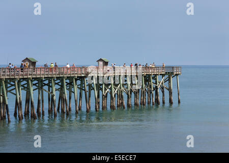 Flagler Beach Pier, Oceano Atlantico, Fl, Stati Uniti d'America Foto Stock