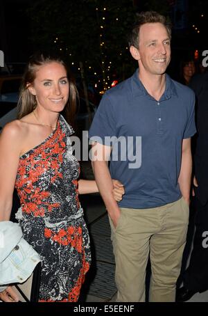 New York, NY, STATI UNITI D'AMERICA. 29 Luglio, 2014. Seth Meyers e moglie Alessio Ashe presso gli arrivi per i guardiani della galassia speciale proiezione, Crosby Street Hotel, New York, NY Luglio 29, 2014. Credito: Derek Storm/Everett raccolta/Alamy Live News Foto Stock