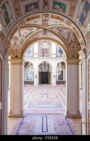 Interno del palazzo del marchese di Santa Cruz (costruito 1564-1588) di alloggiamento della Spagna in archivi navali, Viso de marques, Spagna Foto Stock