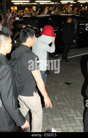 Hong Kong, Cina. 28 Luglio, 2014. G-drago di BIGBANG arriva all'aeroporto di Hong Kong in Cina il lunedì 28 luglio, 2014. © TopPhoto/Alamy Live News Foto Stock