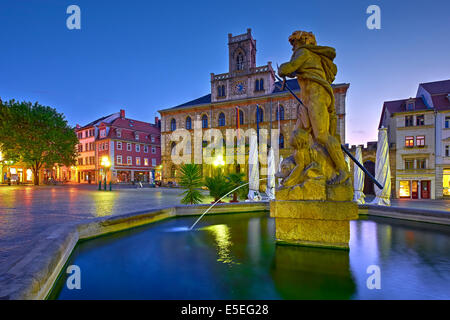 Il municipio e la Fontana di Nettuno, Weimar, Germania Foto Stock