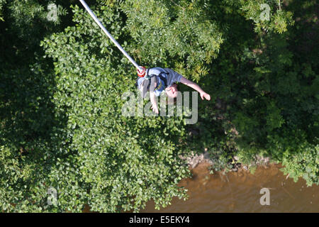 Francia, basse Normandie, Calvados, bocage, viaduc de la Souleuvre, saut a l'elastique, bunjy, aj hackett, Aventure, Foto Stock