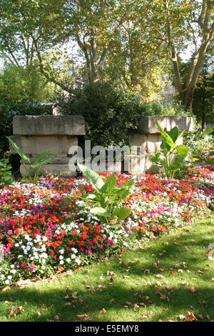 Square Henri Galli à Paris Foto Stock