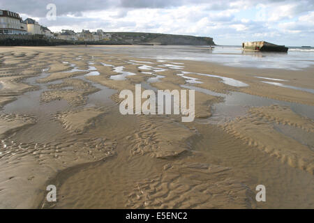 Francia, basse Normandie, calvados, arromanches, plages du debarquement, secondde guerre mondiale, caisson phenix, maree basse, ondes, Foto Stock