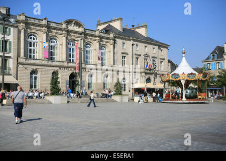 Francia, Bretagne, finistere sud, cornouaille, quimper, Place saint corentin, musee des beaux Arts, maneggio, carrousel, Foto Stock