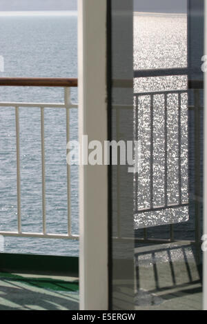 Francia, Normandia, senna marittima, traghetto croisiere sette sorelle 26-04-08, Dieppe Rouen, reflet sur vire, navire, balaustrade, Foto Stock