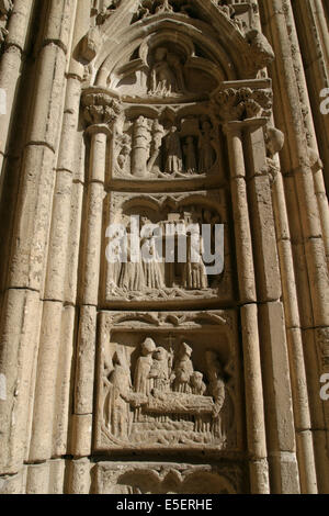 Francia, Haute Normandie, seine Maritime, rouen, eglise abbatiale saint ouen, chevet, edifice religieux, portail des marmousets, dettaglio bassorilievo, scena biblique, Foto Stock