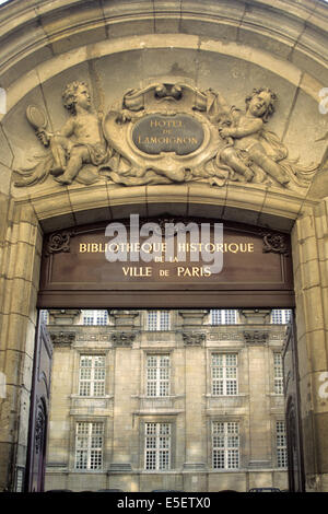 Francia, parigi 4e, le marais, rue Pavee, hotel de lamoignon, bibliotheque historique de la ville de paris BHVP, hotel particulier, facciata sur cour, portail, Foto Stock