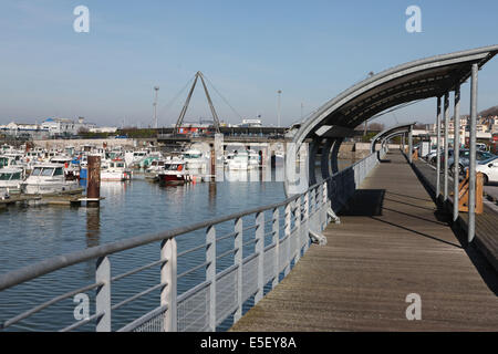 Francia, regione nord, pas de calais, boulogne sur mer, Port de plaisance, bateaux, vedettes, abri, Promenade, Foto Stock