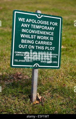 Segno di preavviso a Netley il cimitero militare, Netley Abbey, nr Southampton, Hampshire, Inghilterra, Regno Unito. Foto Stock