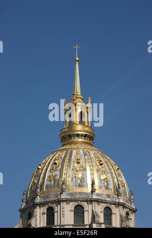 Francia, ile de france, parigi 7e circondario, Place vauban, eglise saint louis des invalides, dome, Dorure, abrite le tombeau de Napoleon, Foto Stock