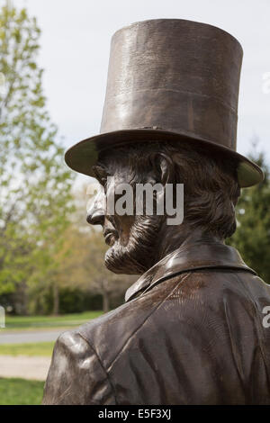 Statua del Presidente Lincoln al di fuori del Presidente Lincoln cottage estivi in Washington DC, Stati Uniti d'America Foto Stock