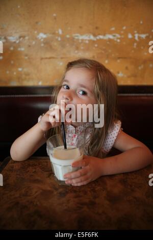 Francia, ile de france, paris, 18e circondario, 74 rue des Martyrs, bar la fourmi, pigalle, cafe, ristorante, Angele, Data : 2011-2012 Foto Stock