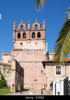 La chiesa di Santa María de los Ángeles San Vicente de la Barquera Cantabria, Spagna Nord, Europa Foto Stock