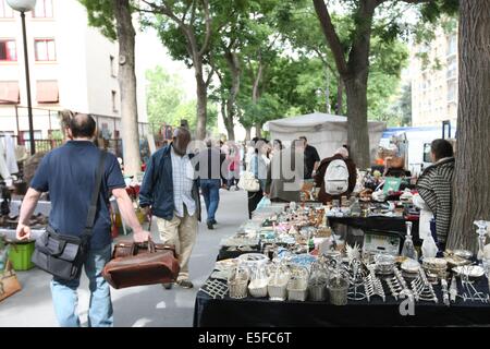 Francia, ile de france, paris, 14e circondario, metro porte de vanves, puces de vanves, antiquites, Data : 2011-2012 Foto Stock