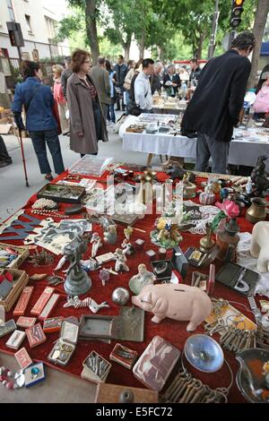 Francia, ile de france, paris, 14e circondario, metro porte de vanves, puces de vanves, antiquites, Data : 2011-2012 Foto Stock