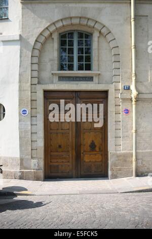 Francia, ile de france, paris, 4e circondario, ile saint louis, 17 quai d'anjou, hotel de lauzun, porche, facciata sur rue, Data : Ete 2012 Foto Stock