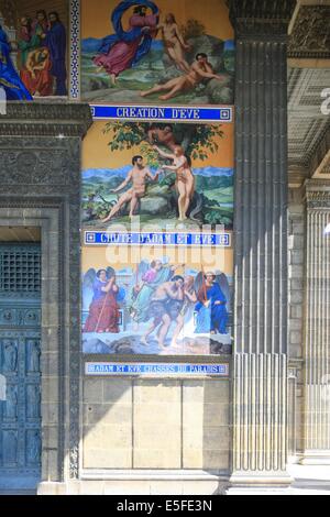 Francia, ile de france, parigi 10e circondario, place franz liszt. Eglise saint vincent de paul, plaques de lave emaillee sous le porche, Foto Stock