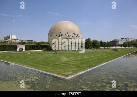 Francia, ile de france, paris, 15e circondario, parc andre citroen, jardin, Jets d'eau, ete, enfants, ados, jeux d'eau, serres, Foto Stock