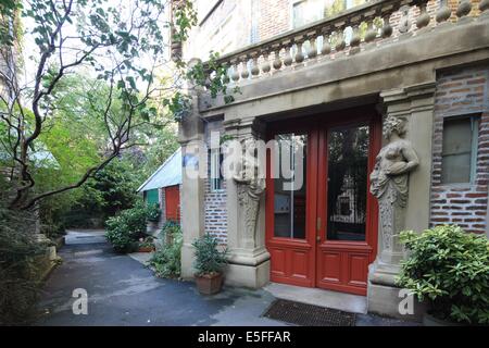 Francia, regione Ile de France, Parigi 15e arrondissement, passage de dantzig, ruche, ateliers, artistes, Foto Stock