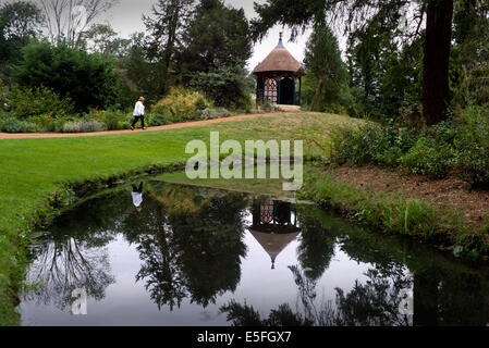 Il Giardino svizzera presso la collezione Shuttleworth, poco Warden, Bedfordshire, Inghilterra, Regno Unito. 28 luglio 2014 il chiosco indiano Foto Stock