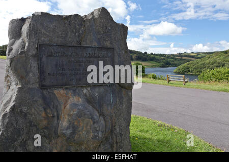 Inaugurazione a pietra Clatworthy serbatoio nell'Brendon hills. Foto Stock