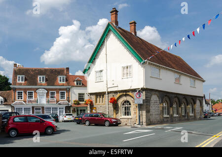 Il municipio della città vecchia nel burro Street nel Warwickshire città mercato di Alcester Foto Stock