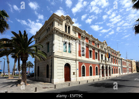 Dogana (Aduana) edificio, area del porto di Alicante, la capitale della regione di Valencia, Spagna, Europa. Foto Stock