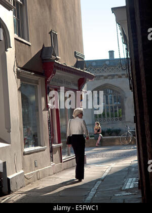 Un tranquillo vicolo nel centro di Cambridge Foto Stock