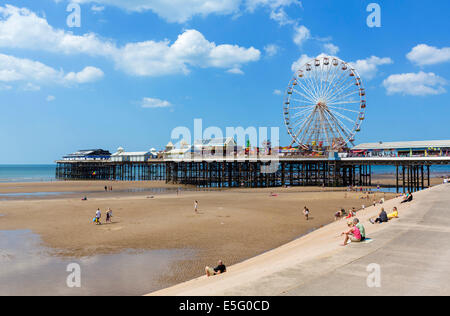 Il molo centrale, il Golden Mile, Blackpool, Lancashire, Regno Unito Foto Stock