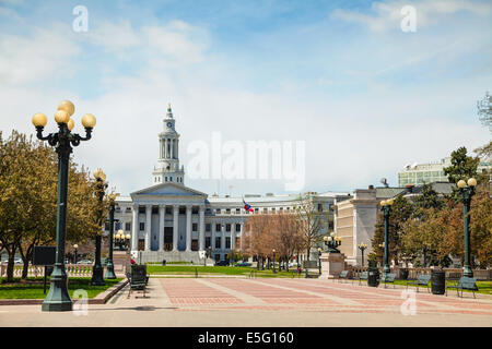 Denver city hall in un giorno nuvoloso Foto Stock