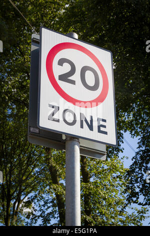 20mph segnale di limite di velocità in Inghilterra Foto Stock