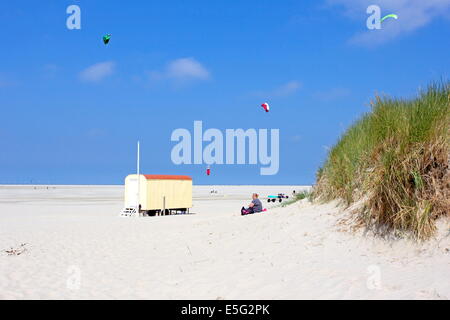 Borkum, Germania: Luglio 29, 2014 - spiaggia carro Foto Stock