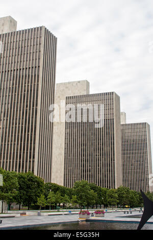 Agenzia rivestimento edifici l'Empire State Plaza in Albany, il Campidoglio dello Stato di New York Foto Stock