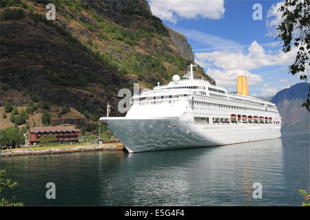 Oriana nani Flåmsbrygga Hotell, Flåm, Flåmsdalen, Aurlandsfjorden, Aurland, Sognefjorden, Sogn og Fjordane, Vestlandet, Norvegia Foto Stock