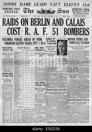 1941 Il Sole (New York) pagina anteriore reporting RAF bombardamenti su Berlino e Calais Foto Stock