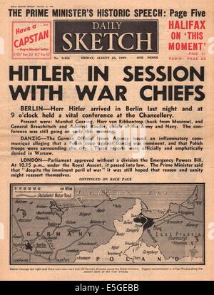 1939 Daily Sketch pagina anteriore reporting Adolf Hitler nella sessione con capi di guerra Foto Stock