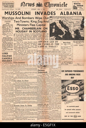 1939 News cronaca pagina anteriore reporting forze italiane di Benito Mussolini invadono l'Albania Foto Stock