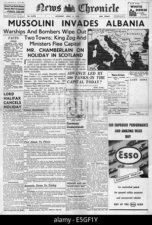 1939 News cronaca pagina anteriore reporting forze italiane di Benito Mussolini invadono l'Albania Foto Stock