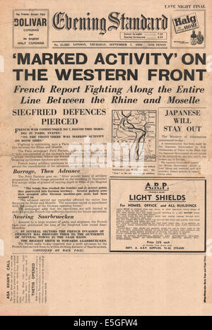 1939 Evening Standard front page reporting front page reporting le truppe francesi rompere la linea di Seigfried e immettere la Germania Saar Foto Stock