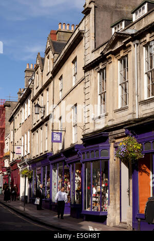 Regno Unito, Inghilterra, Wiltshire, bagno, Broad Street negozi Foto Stock