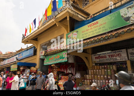 Il Mercato di Binh Tay,, Cholon, Città di Ho Chi Minh (Saigon), la Repubblica socialista del Vietnam. Foto Stock