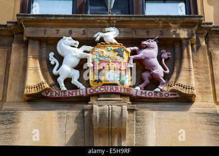 Il Royal Veterinary College RVC, Londra Bioscience Innovation Centre - Londra, Inghilterra - emblema in dettaglio Foto Stock