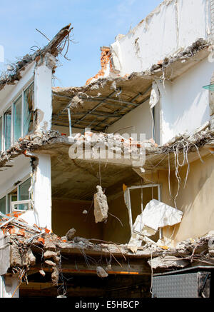 Demolizione di un edificio a più piani, Monaco di Baviera, Baviera, Baviera, Germania Foto Stock