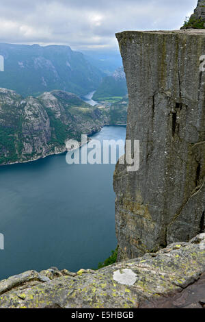 Il Lysefjord, il Pulpito Rock sulla destra, Rogaland, Norvegia Foto Stock