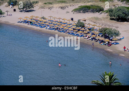 Galissas beach, una delle più cosmopolite e organizzati in Syros Island, Cicladi Grecia Foto Stock
