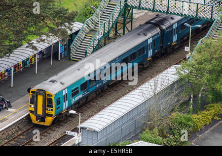 Arriva Trains Classe 158 alla stazione di Harlech, Gwynedd, il Galles del Nord Foto Stock