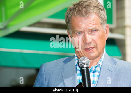 Heinola, Finlandia. Il 1 agosto 2014. Presidente della Repubblica di Finlandia Sauli Niinistö visitando la città di Heinola, Heinola, Finlandia, 1.8.2014. Credito: Janne Tervonen/Alamy Live News Foto Stock