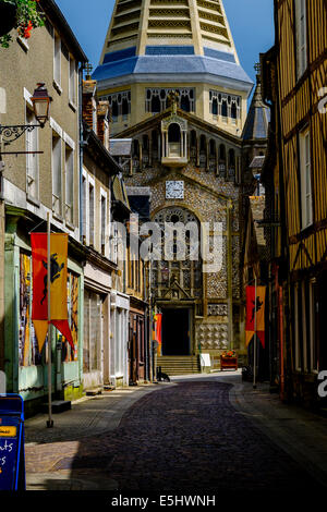 Eglise St Julien, Domfront, Bassa Normandia, Francia Foto Stock